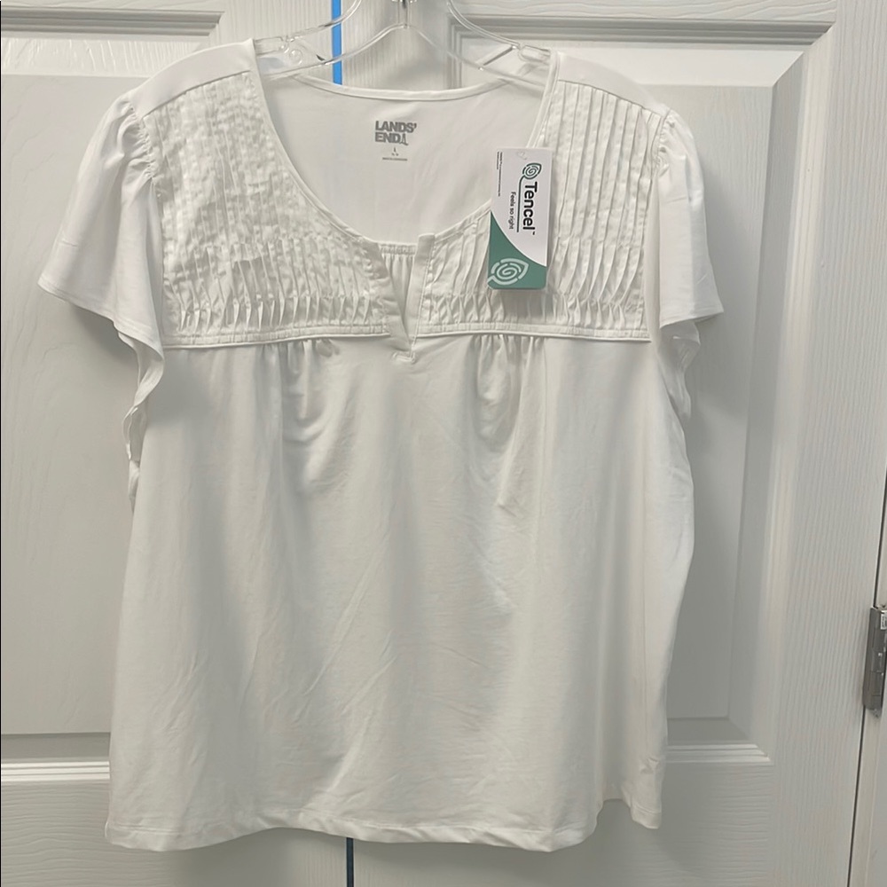 NWT Lands' End Women's White Top Sz Large